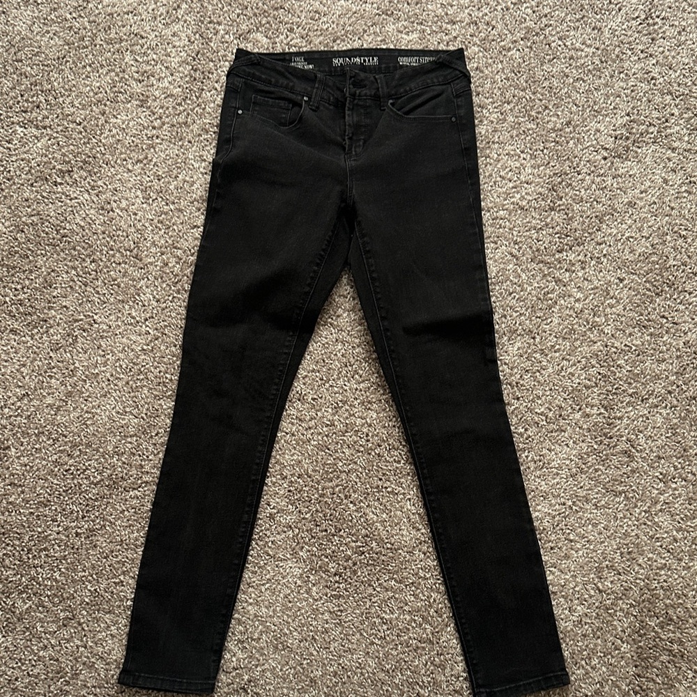 Sleek Black Skinny Jeans for Women